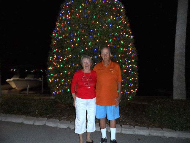 Tree Lighting & Party at the Bay 2019 <br> Photos by Rene Dube - Slide 30